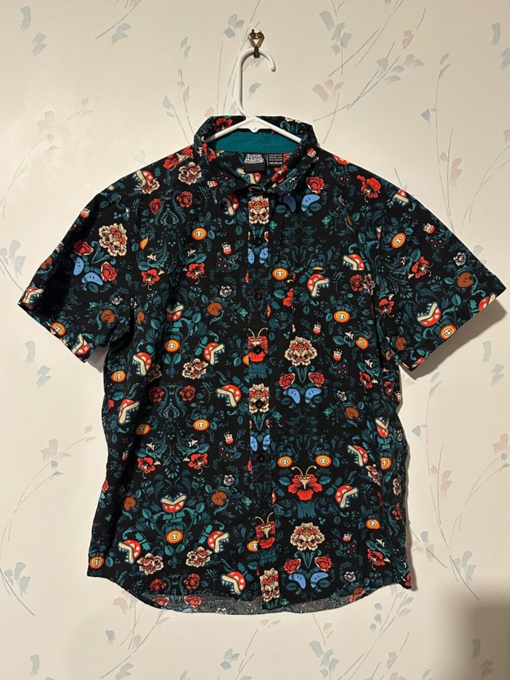 Super Mario Mens Short Sleeve Button-Up Shirt With Piranha Plant Pattern Medium